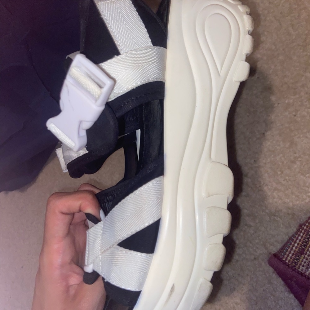 B/W Sandals - Picture 3 of 8